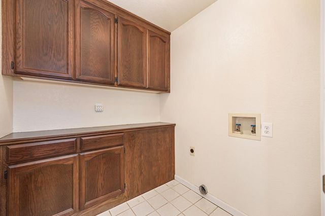 106 Woodview Ct, Folsom, CA 95630