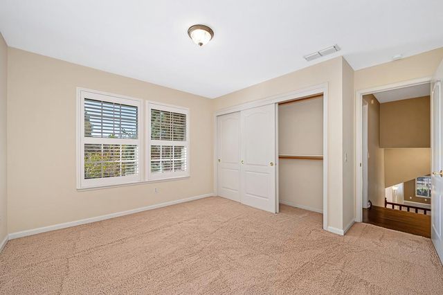 106 Woodview Ct, Folsom, CA 95630