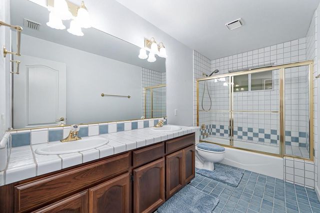 106 Woodview Ct, Folsom, CA 95630