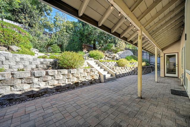106 Woodview Ct, Folsom, CA 95630