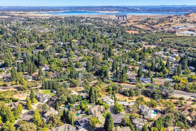 106 Woodview Ct, Folsom, CA 95630