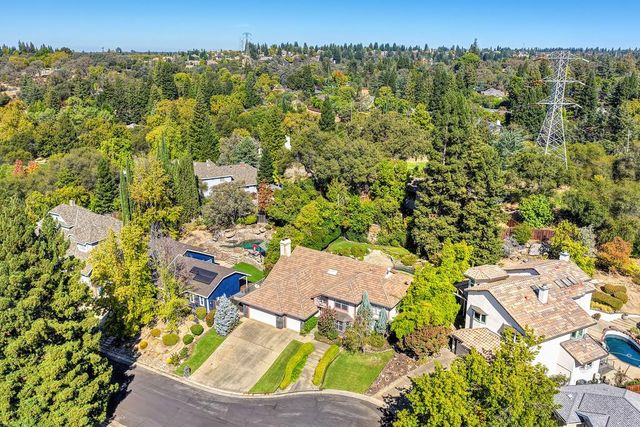 106 Woodview Ct, Folsom, CA 95630