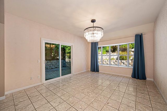 106 Woodview Ct, Folsom, CA 95630