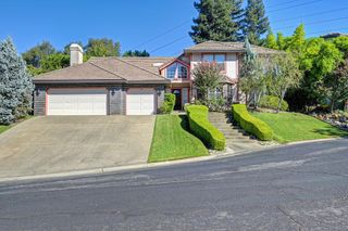 106 Woodview Ct, Folsom, CA 95630