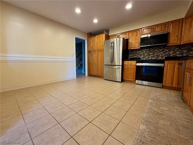 28096 Edgepark Drive, North Olmsted, OH 44070