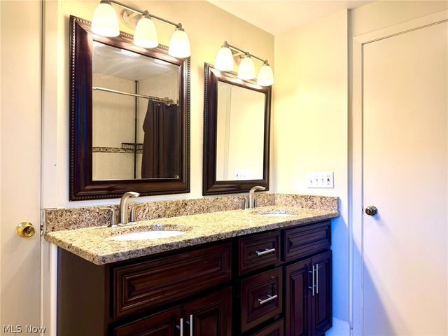 28096 Edgepark Drive, North Olmsted, OH 44070