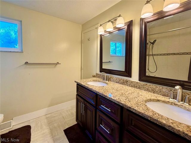 28096 Edgepark Drive, North Olmsted, OH 44070