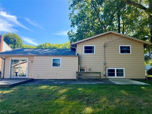 28096 Edgepark Drive, North Olmsted, OH 44070