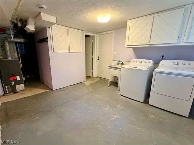 28096 Edgepark Drive, North Olmsted, OH 44070