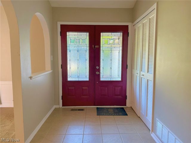 28096 Edgepark Drive, North Olmsted, OH 44070