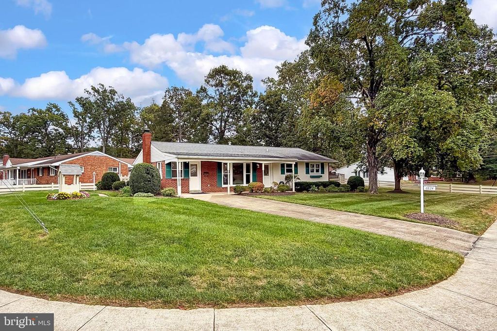 6824 CONSTANCE DR, Springfield, VA 22150