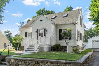 17 Tedesco Rd, Methuen, MA 01844