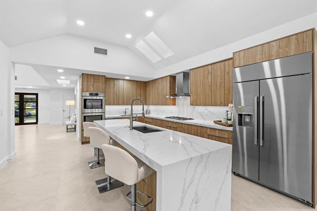 7571 Estrella Circle, Boca Raton, FL 33433