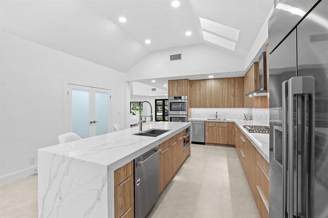 7571 Estrella Circle, Boca Raton, FL 33433