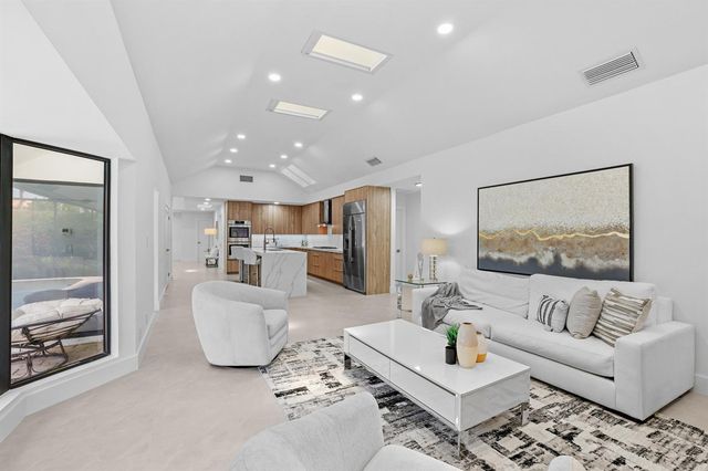 7571 Estrella Circle, Boca Raton, FL 33433