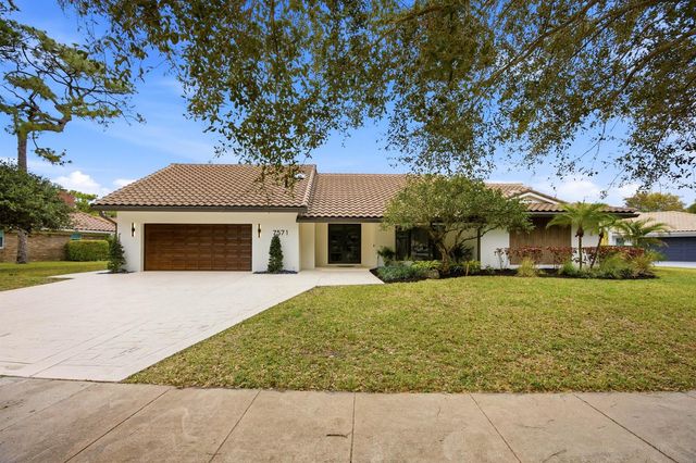 7571 Estrella Circle, Boca Raton, FL 33433