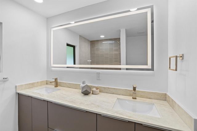 7571 Estrella Circle, Boca Raton, FL 33433