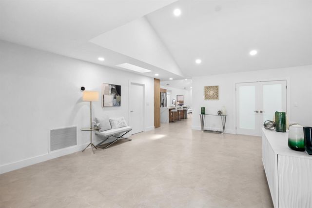 7571 Estrella Circle, Boca Raton, FL 33433