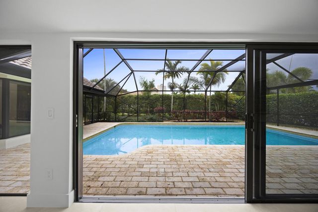 7571 Estrella Circle, Boca Raton, FL 33433