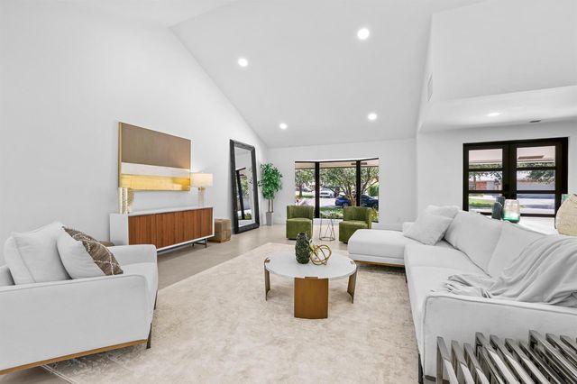 7571 Estrella Circle, Boca Raton, FL 33433