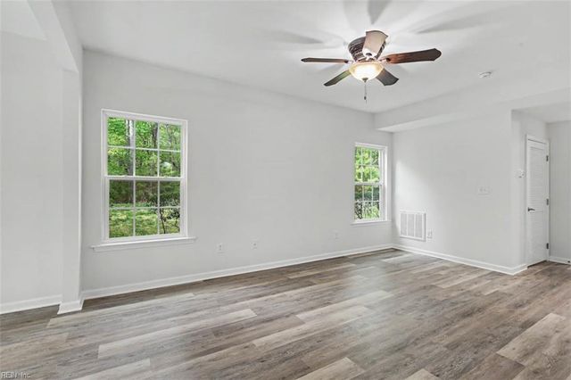 509 Alexia LN, Yorktown, VA 23690