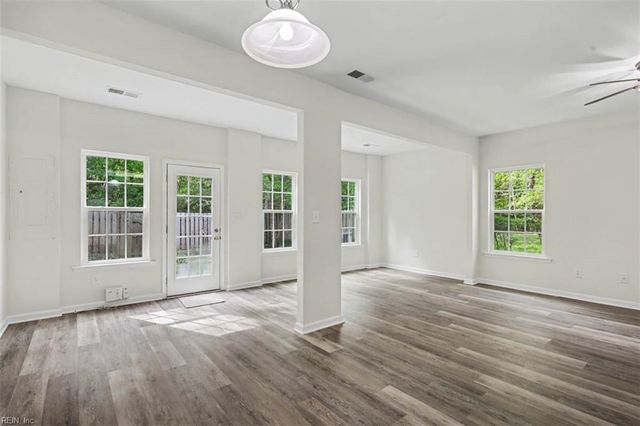 509 Alexia LN, Yorktown, VA 23690