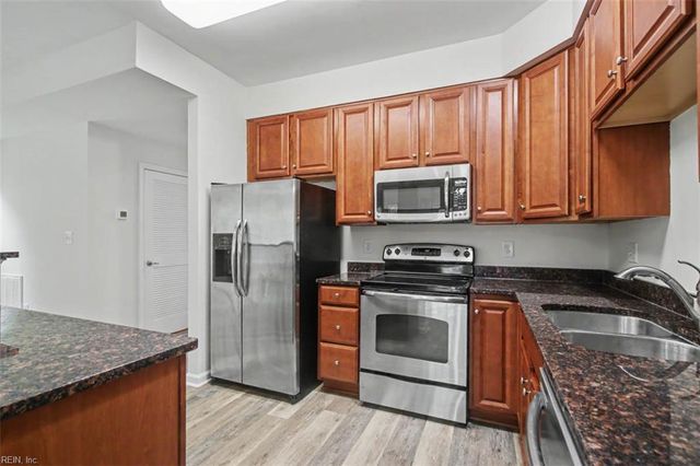 509 Alexia LN, Yorktown, VA 23690