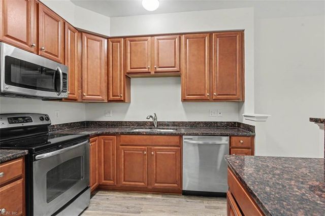 509 Alexia LN, Yorktown, VA 23690