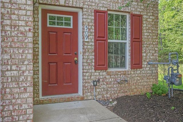 509 Alexia LN, Yorktown, VA 23690