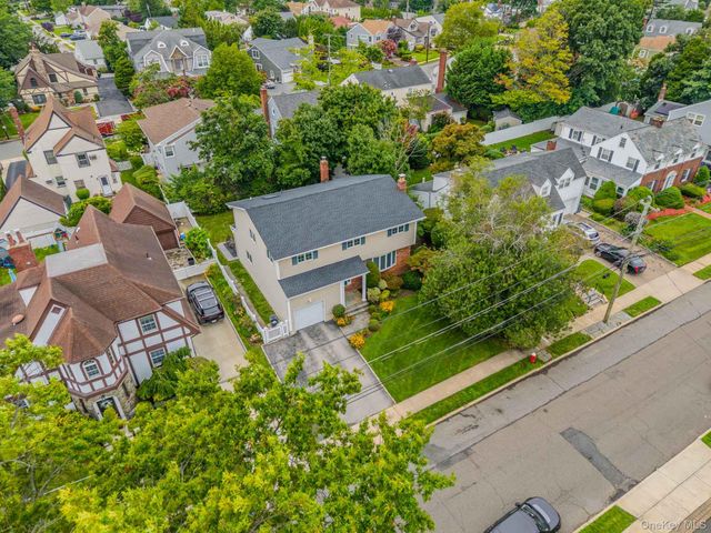 19 Howland Road, East Rockaway, NY 11518