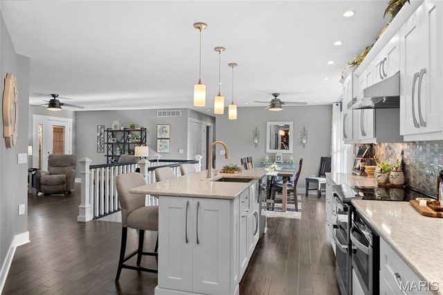 1005 Bradington Court, Columbia, IL 62236