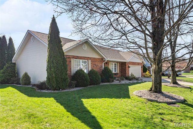 1005 Bradington Court, Columbia, IL 62236