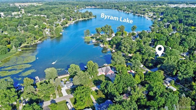 6342 Restwood Drive, Linden, MI 48451