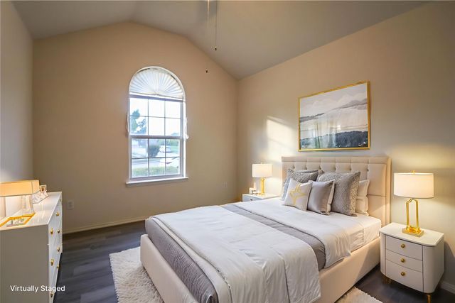 2004 Lennox Lane, Arlington, TX 76018