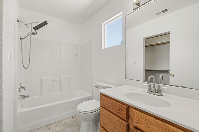 616 Valley Meadows Drive NE, Rio Rancho, NM 87144