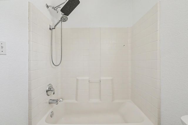 616 Valley Meadows Drive NE, Rio Rancho, NM 87144
