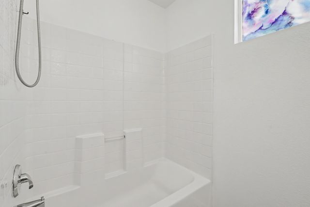 616 Valley Meadows Drive NE, Rio Rancho, NM 87144