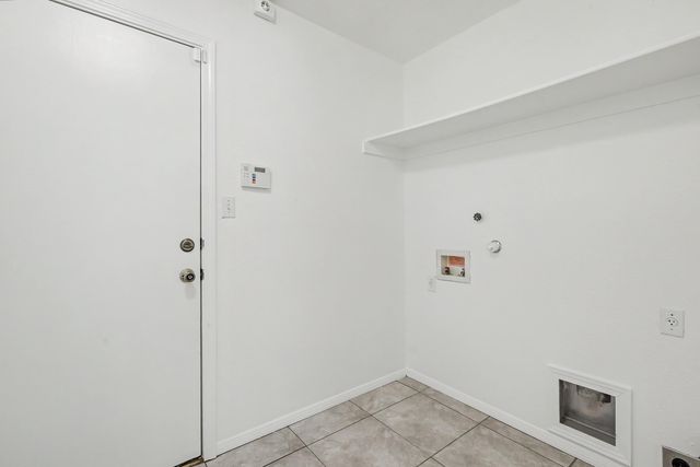 616 Valley Meadows Drive NE, Rio Rancho, NM 87144