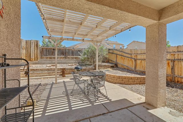 616 Valley Meadows Drive NE, Rio Rancho, NM 87144
