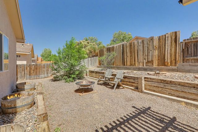 616 Valley Meadows Drive NE, Rio Rancho, NM 87144