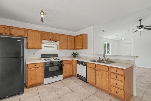 616 Valley Meadows Drive NE, Rio Rancho, NM 87144