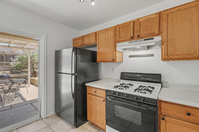 616 Valley Meadows Drive NE, Rio Rancho, NM 87144