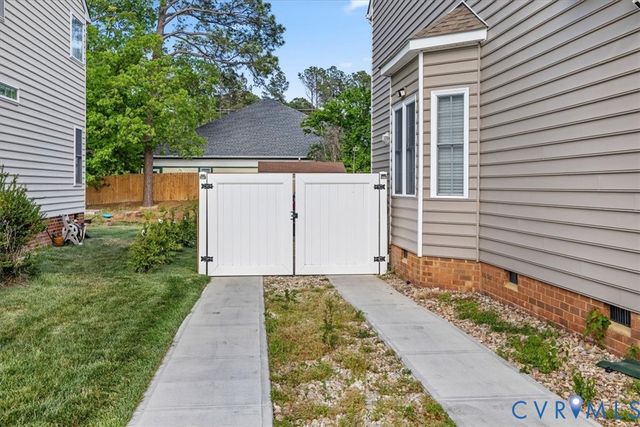 2909 Laurel Woods Ln, Richmond, VA 23233