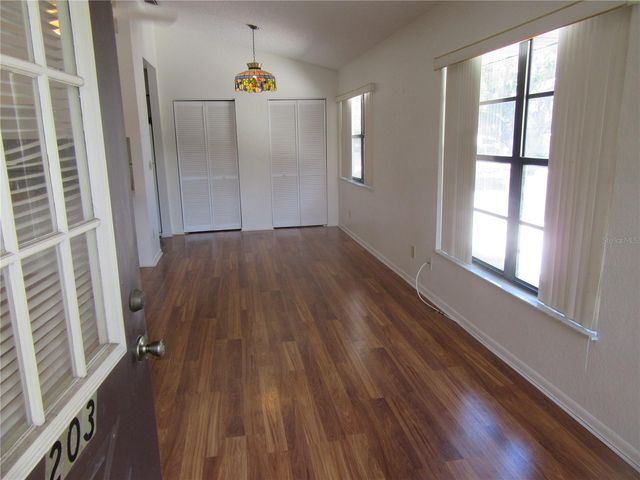 8423 SEMINOLE BLVD 203, Seminole, FL 33772