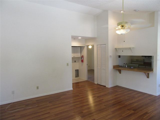 8423 SEMINOLE BLVD 203, Seminole, FL 33772
