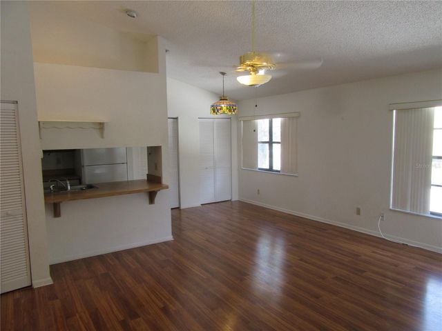 8423 SEMINOLE BLVD 203, Seminole, FL 33772