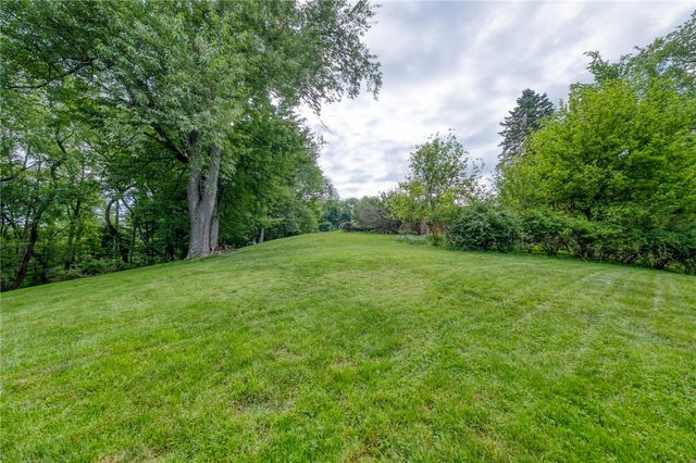 2261 Gray Ridge, Hampton, PA 15101