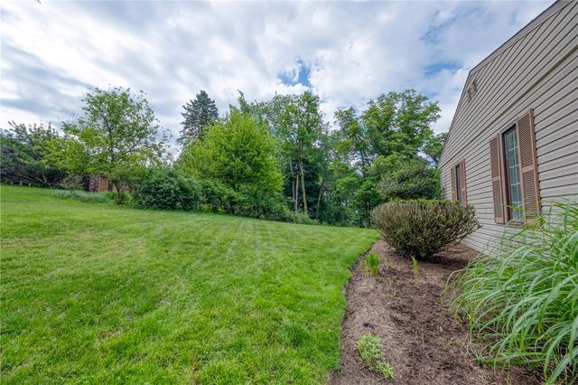 2261 Gray Ridge, Hampton, PA 15101