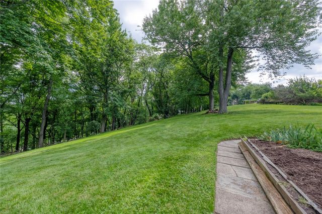 2261 Gray Ridge, Hampton, PA 15101