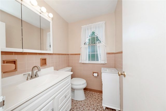 2261 Gray Ridge, Hampton, PA 15101